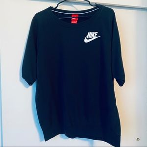 Women’s short sleeve Nike crew neck sweatshirt